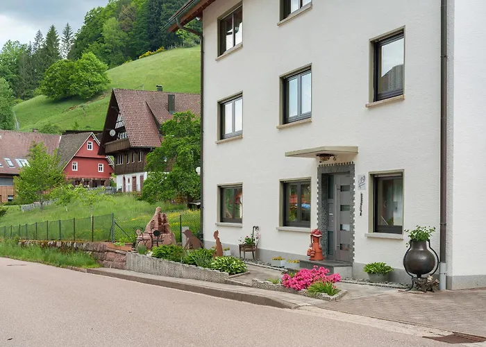 Gaestehaus Gerda 招待所 3*